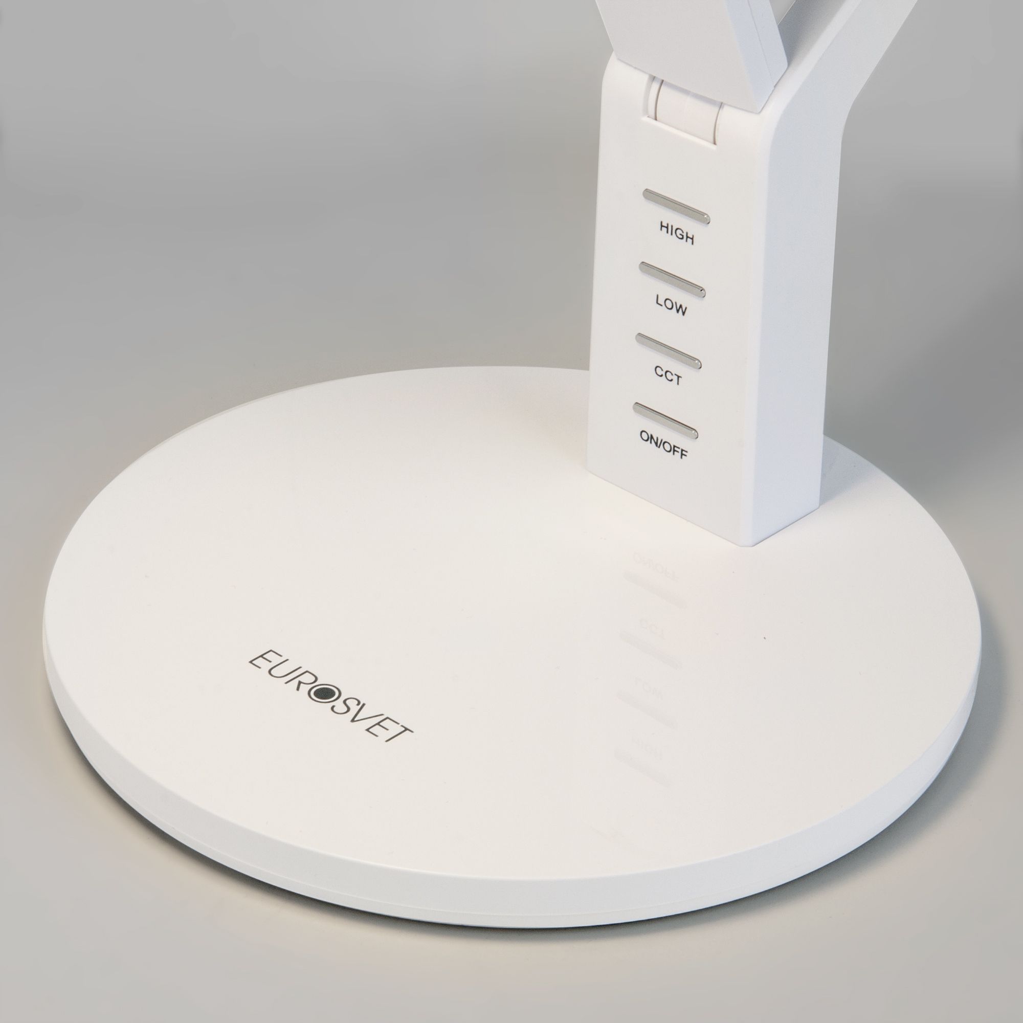 Светодиодная настольная лампа с сенсорным управлением 80426/1 белый