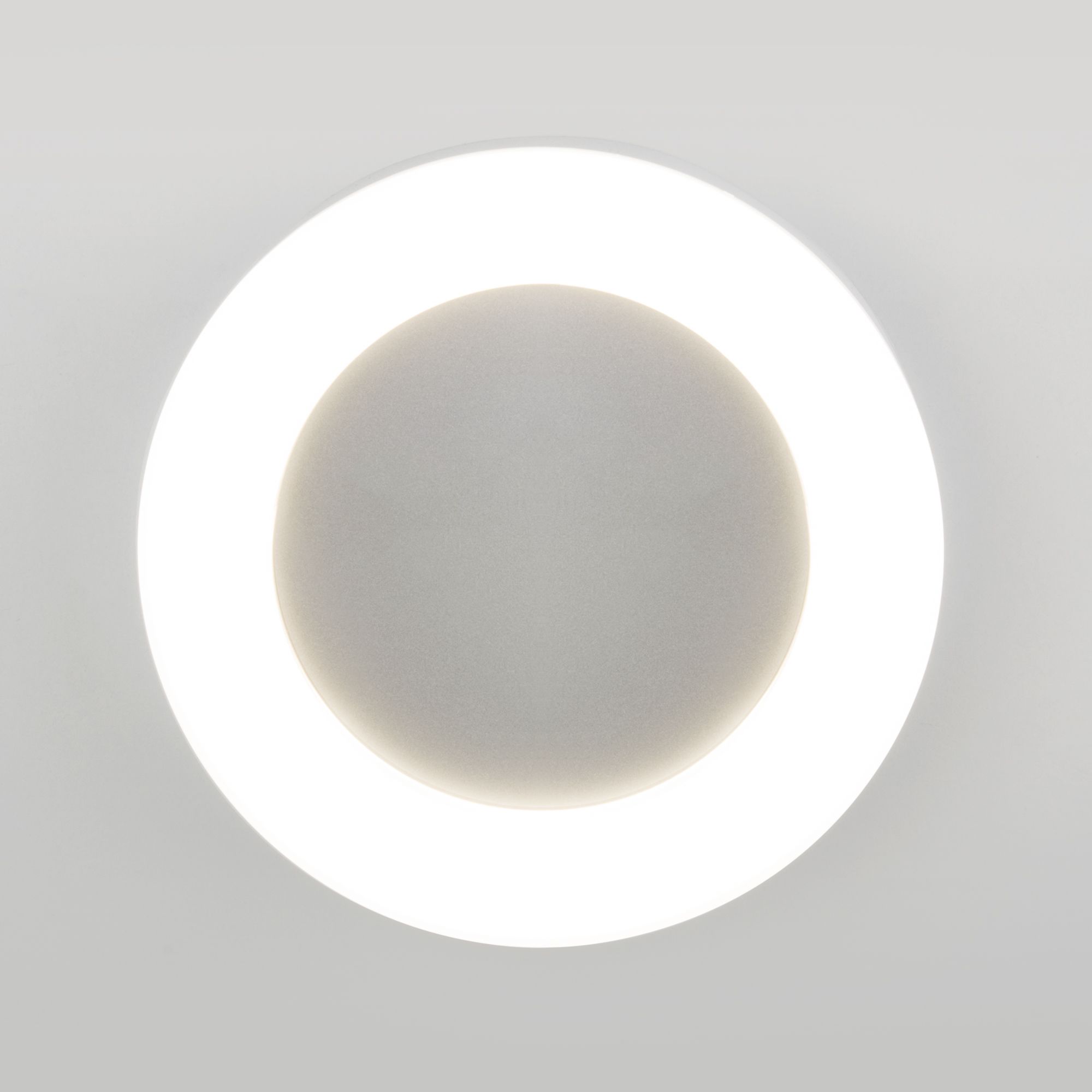 Пылевлагозащищенный светодиодный светильник LTB52 белый