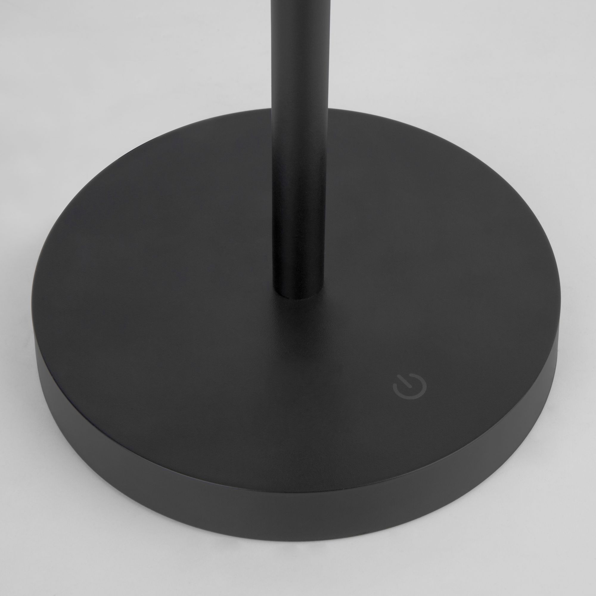 Светодиодная настольная лампа с сенсорным управлением 80424/1 черный