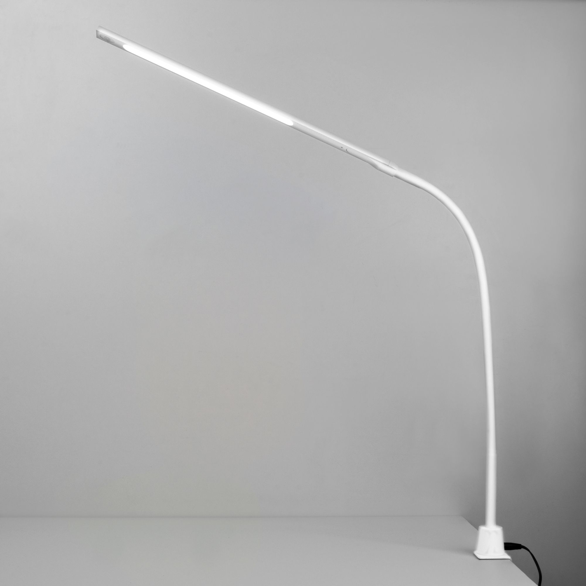 Светодиодная настольная лампа на струбцине 80429/1 белый