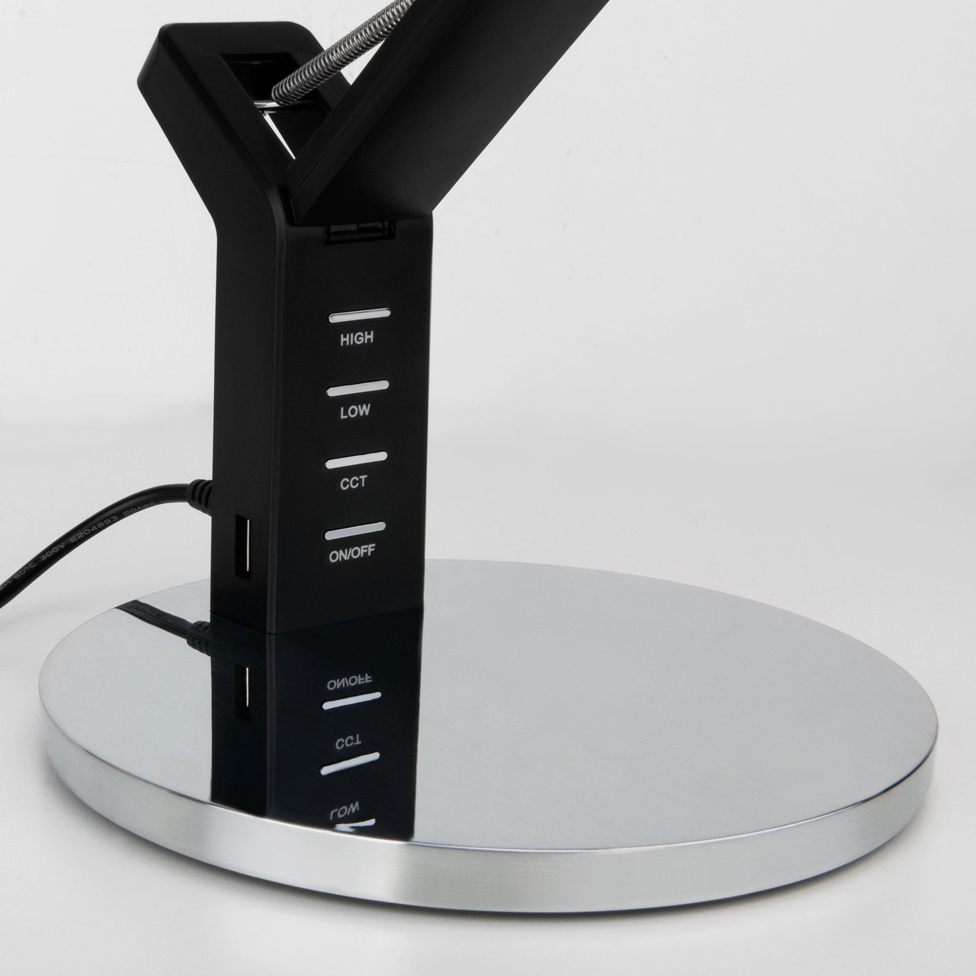 Светодиодная настольная лампа с сенсорным управлением 80426/1 черный/серебро
