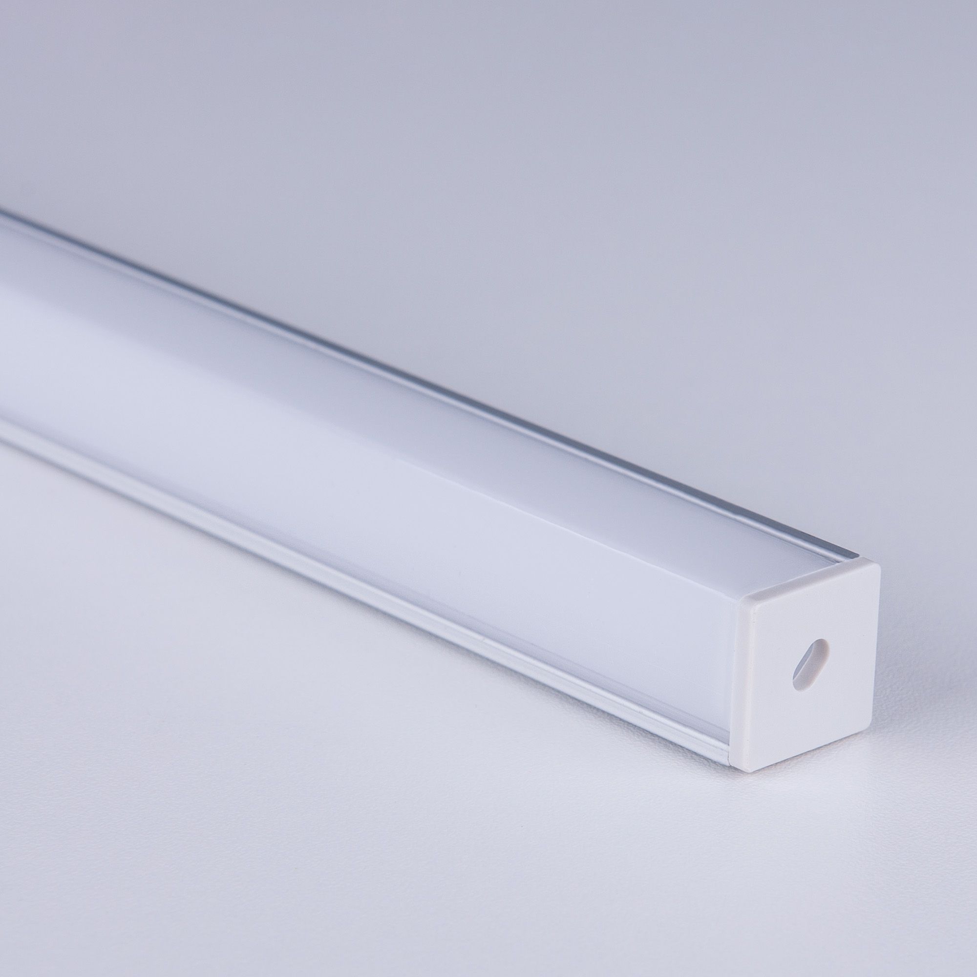 Квадратный угловой алюминиевый профиль для светодиодной ленты LL-2-ALP009