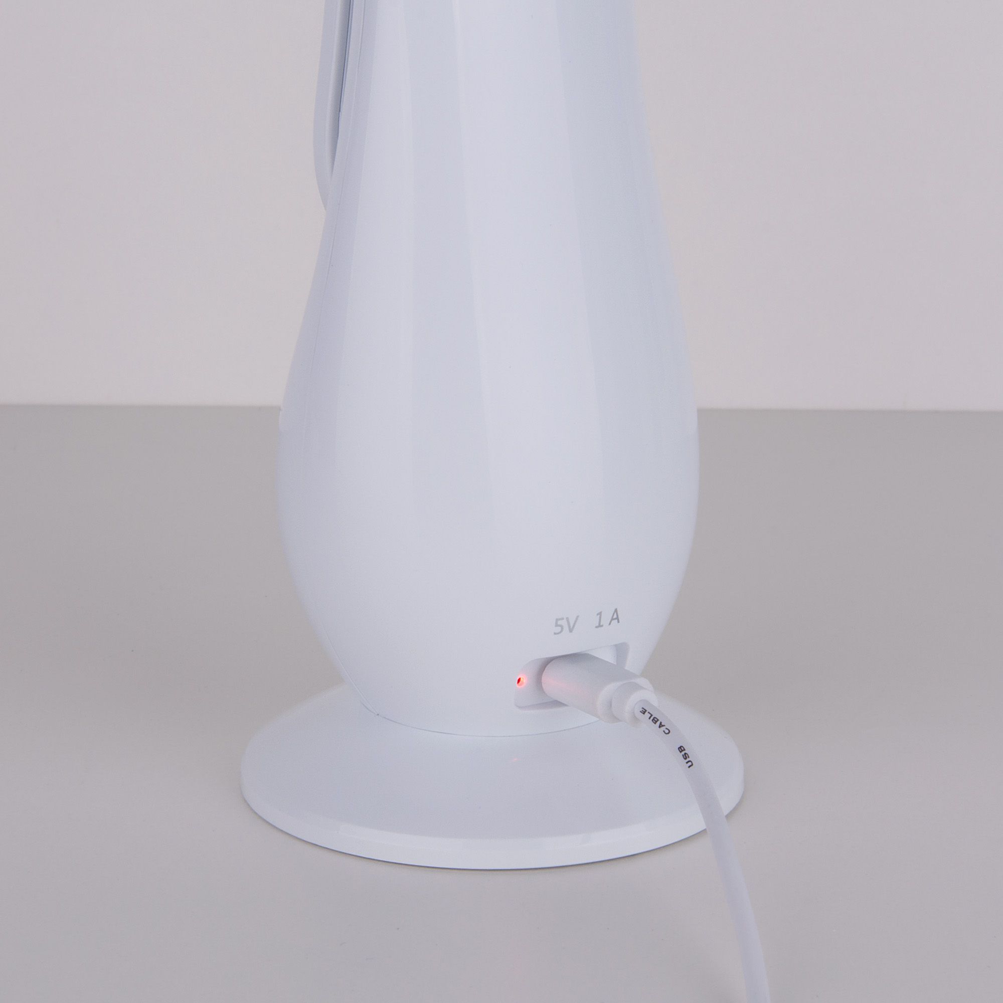 Настольный светодиодный светильник Orbit белый TL90420