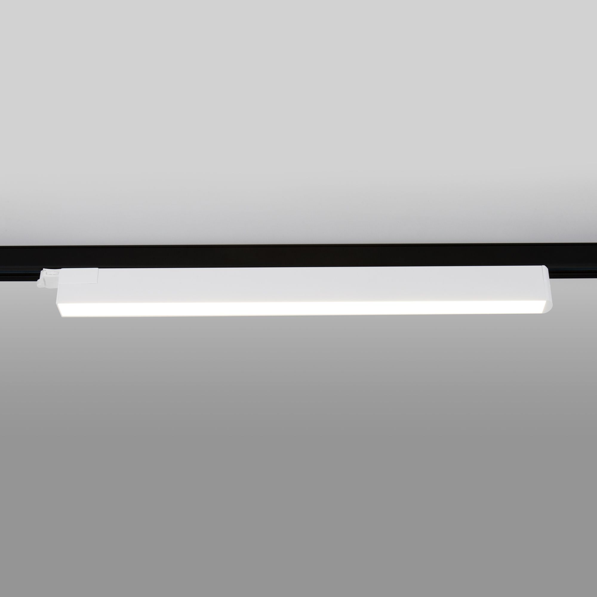 Трековый светодиодный светильник для трехфазного шинопровода X-Line белый матовый X-Line белый матовый 28W 4200K (LTB55) трехфазный