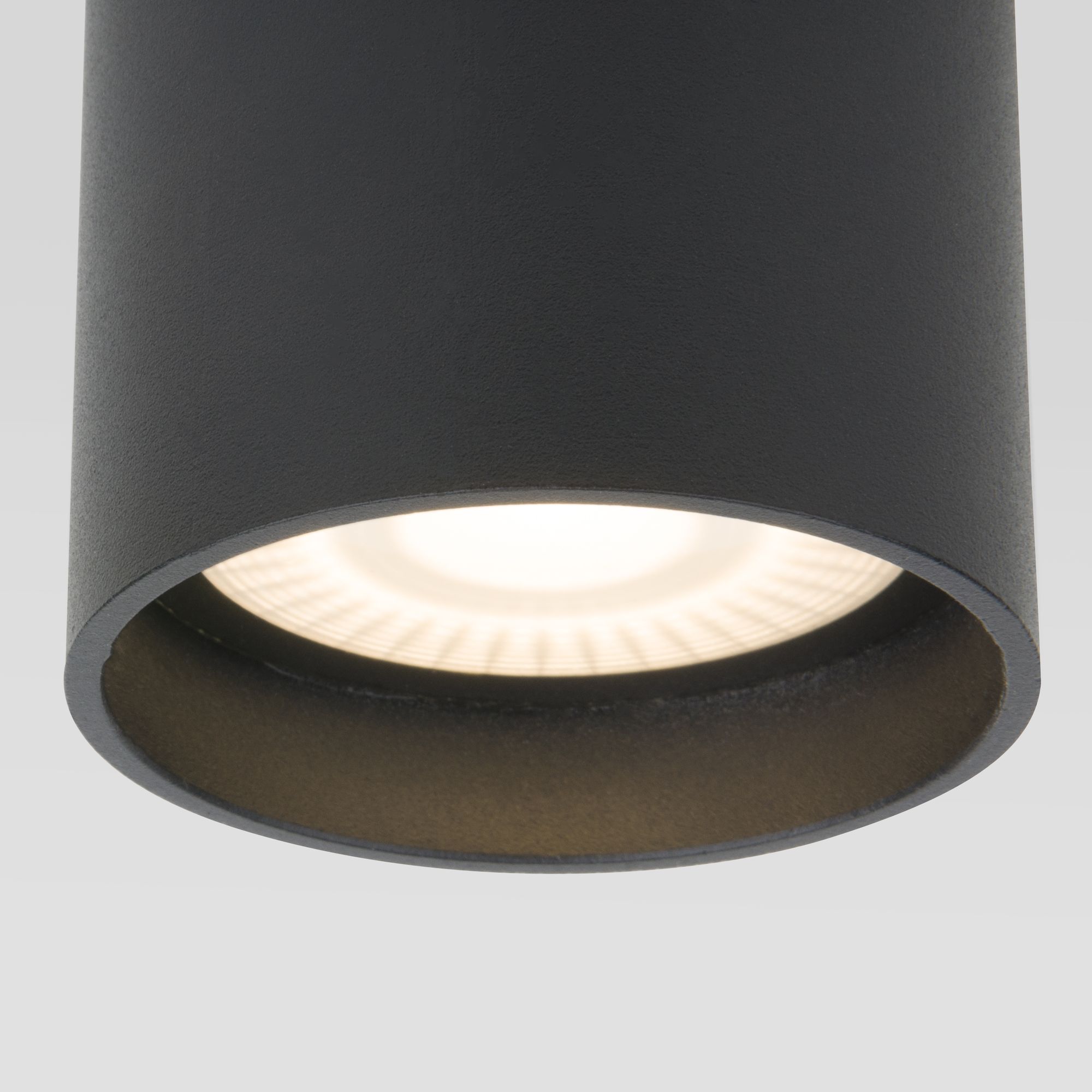 Накладной светодиодный влагозащищенный светильник IP54 35130/H черный